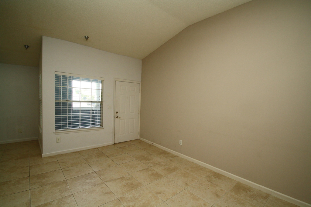 1000 Crystal Way - Photo 8