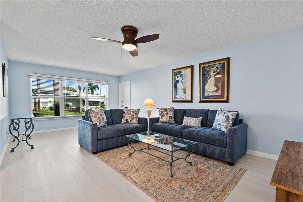 220 Country Lane - Photo 4