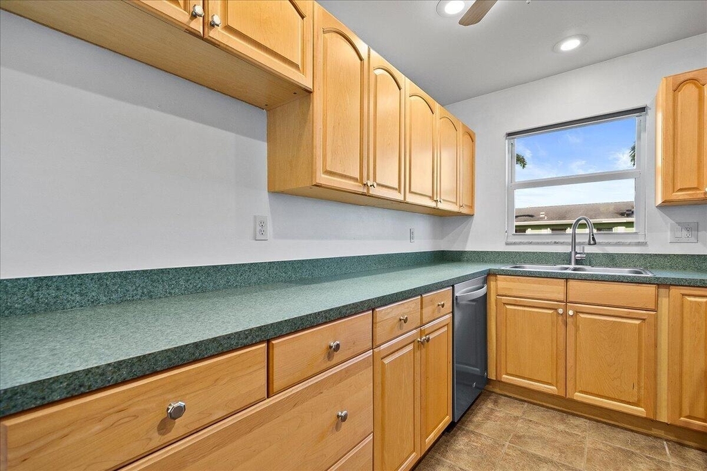 220 Country Lane - Photo 10