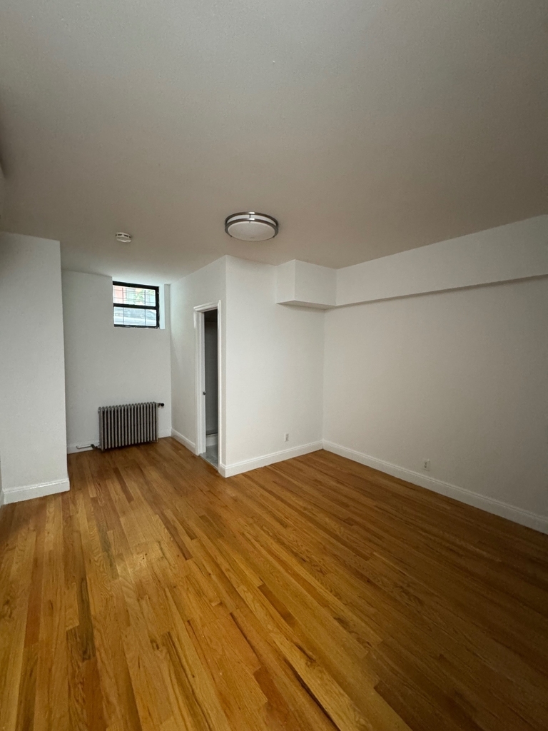 East 78th Street - Photo 2