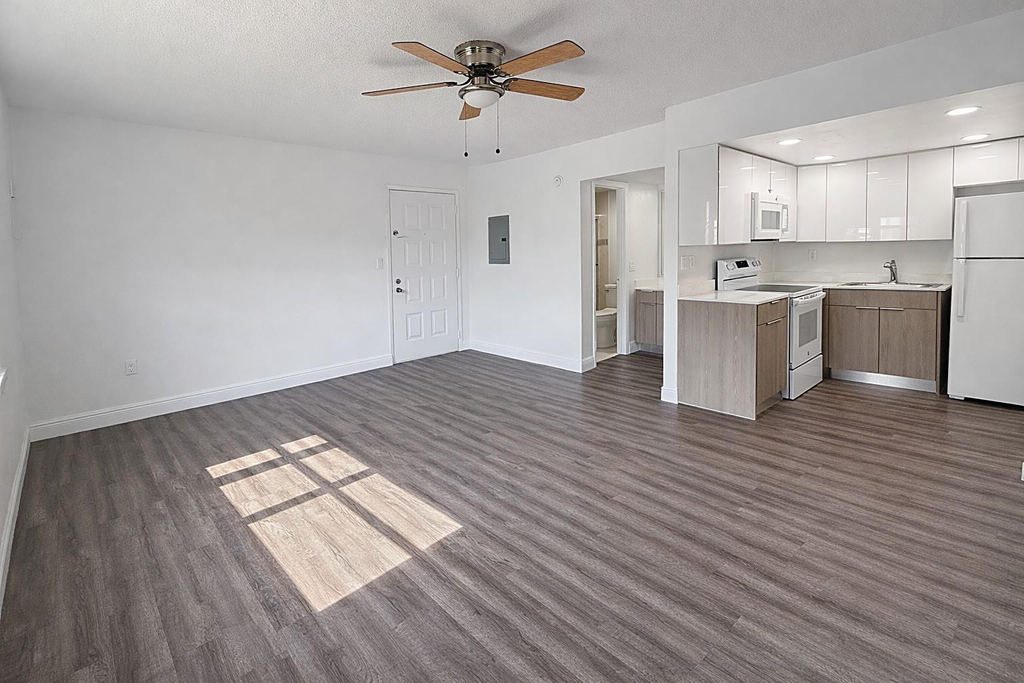 17350 Nw 68th Avenue - Photo 1