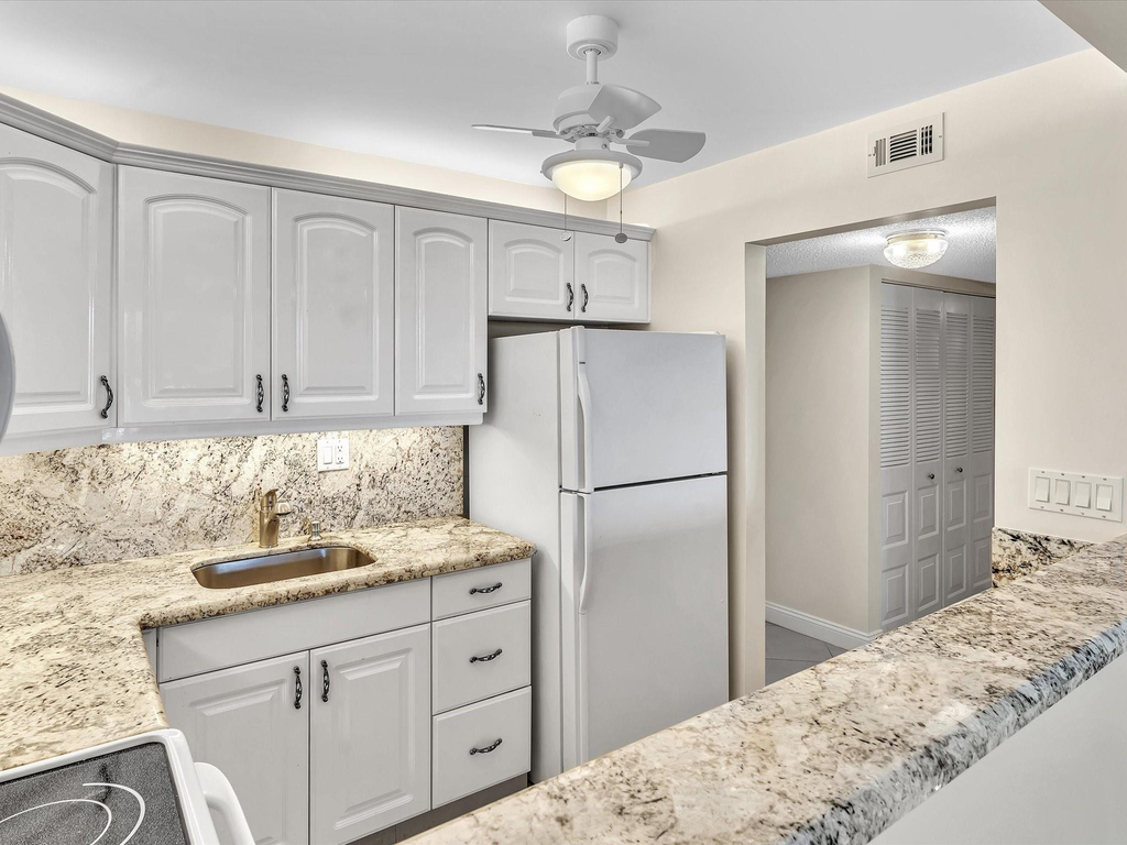 1421 S Ocean Boulevard - Photo 7