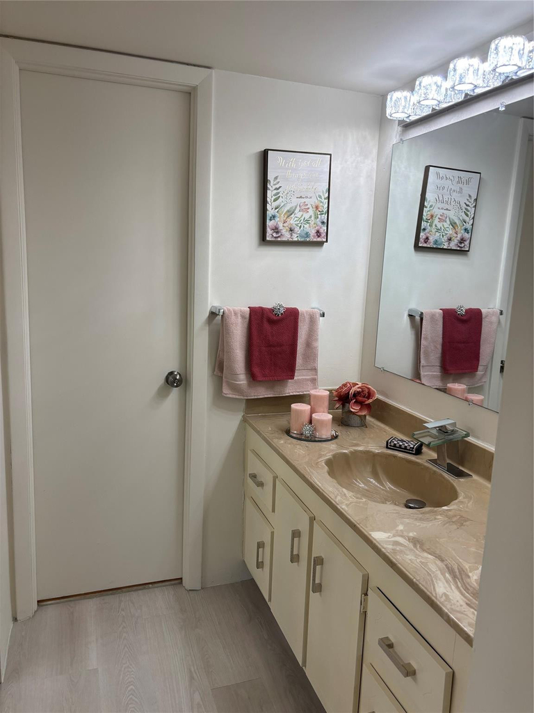 1100 Saint Charles Place - Photo 22