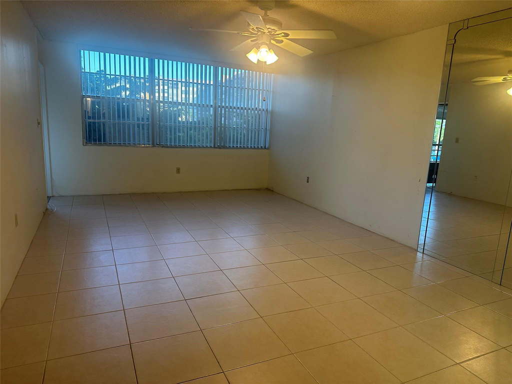 1100 Saint Charles Place - Photo 5