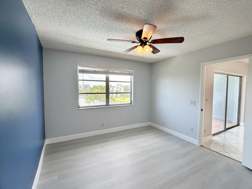 2220 N Cypress Bend Drive - Photo 17