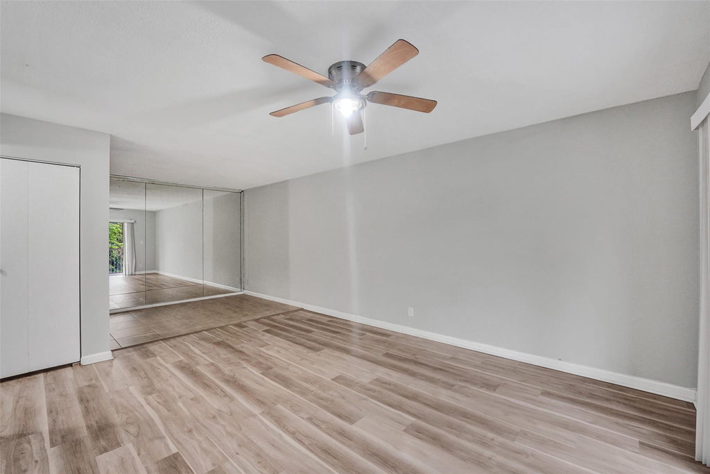 555 Se 8th Street - Photo 2