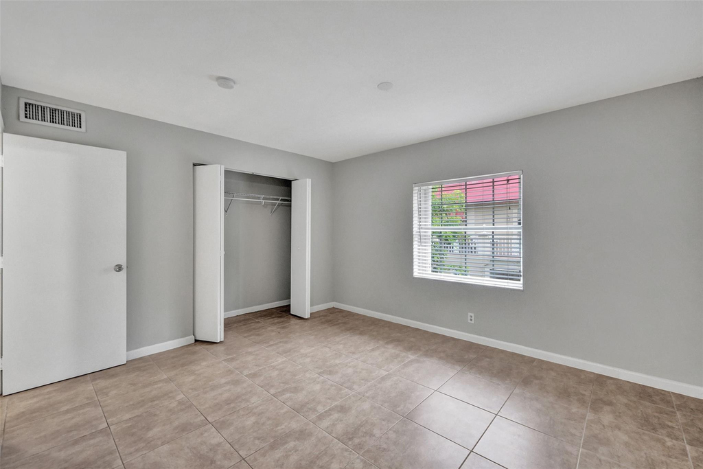 555 Se 8th Street - Photo 5
