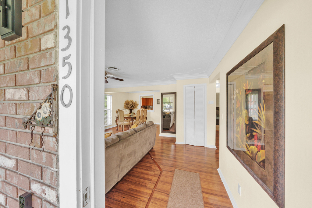 1350 Riverside Circle - Photo 3