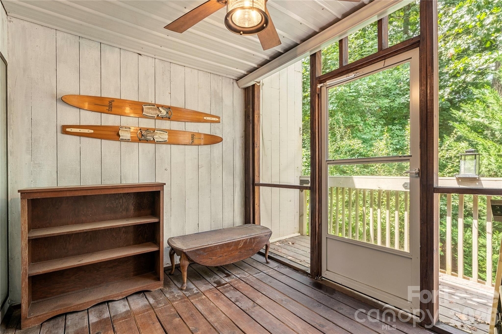 222 Riverview Terrace - Photo 18