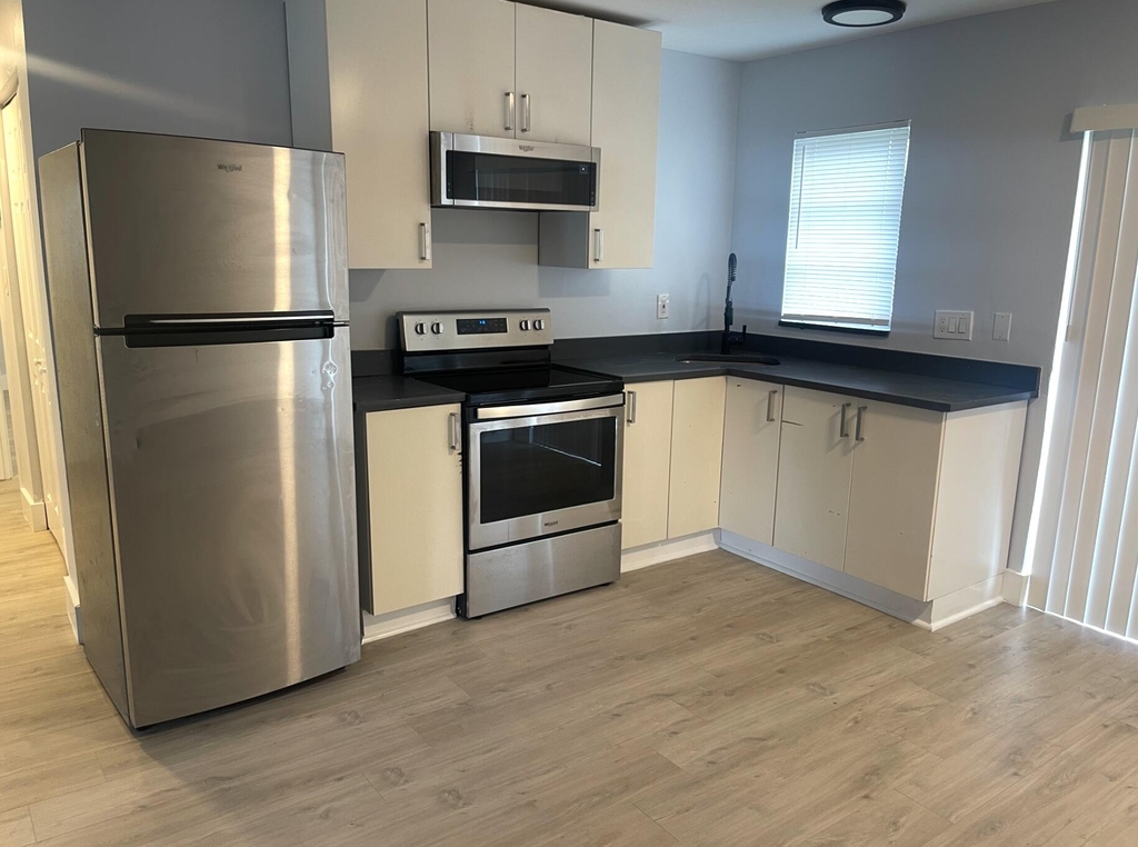 780 Ne 46th Court - Photo 15