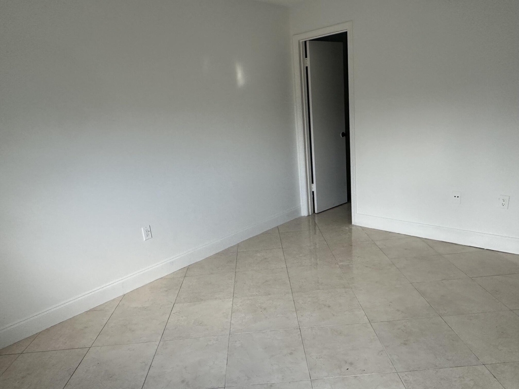 10019 Nw 4th Street - Photo 6