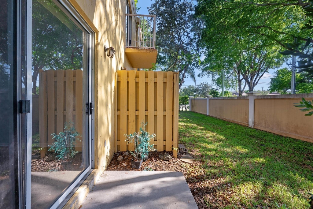 4080 Nw 90th Avenue - Photo 33