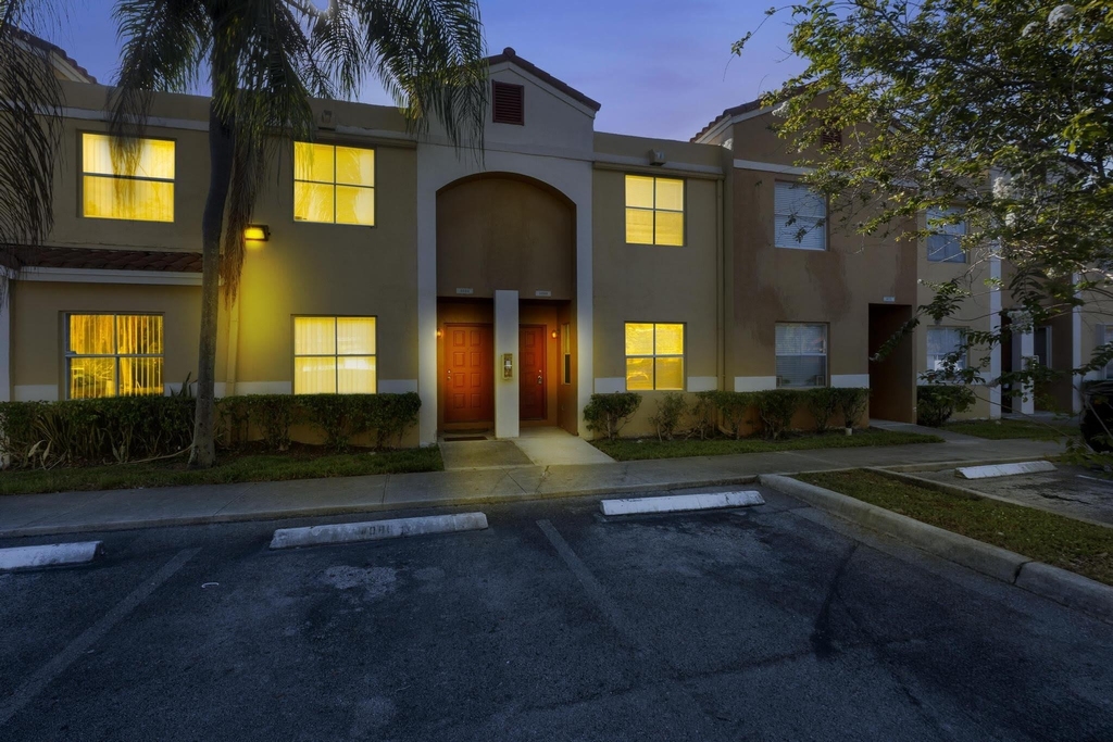 4080 Nw 90th Avenue - Photo 0