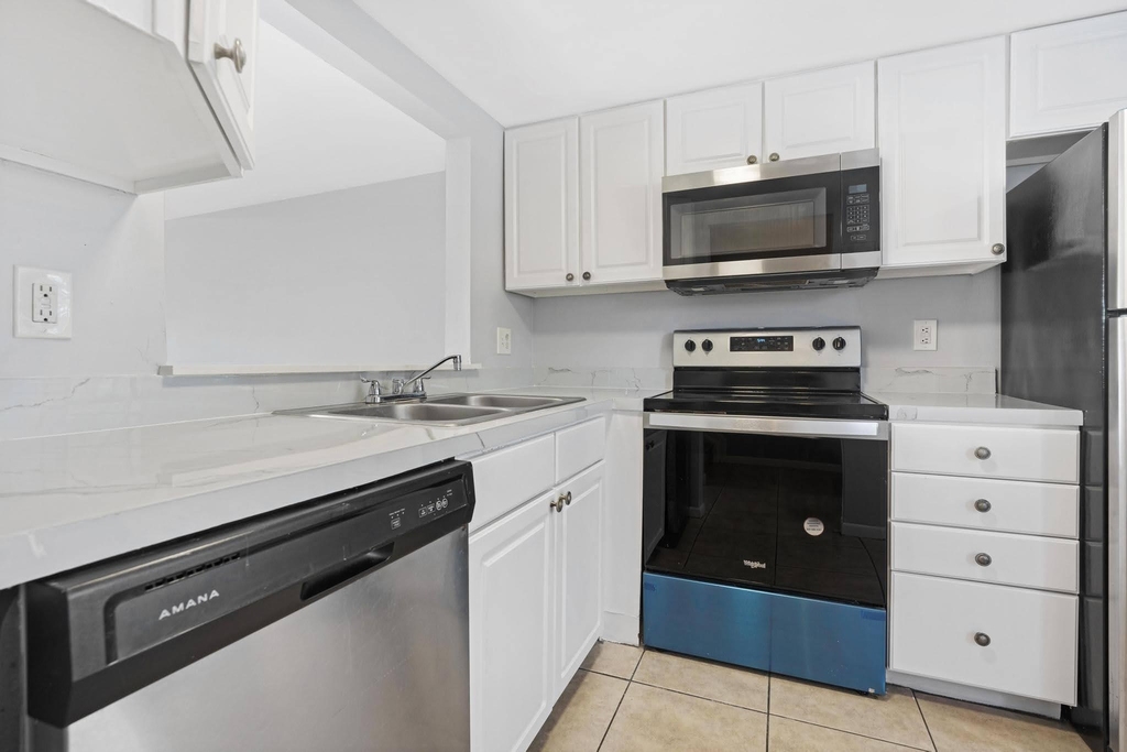 4080 Nw 90th Avenue - Photo 4