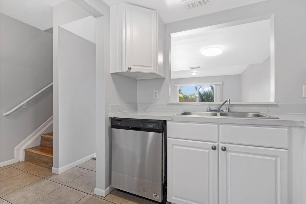 4080 Nw 90th Avenue - Photo 7