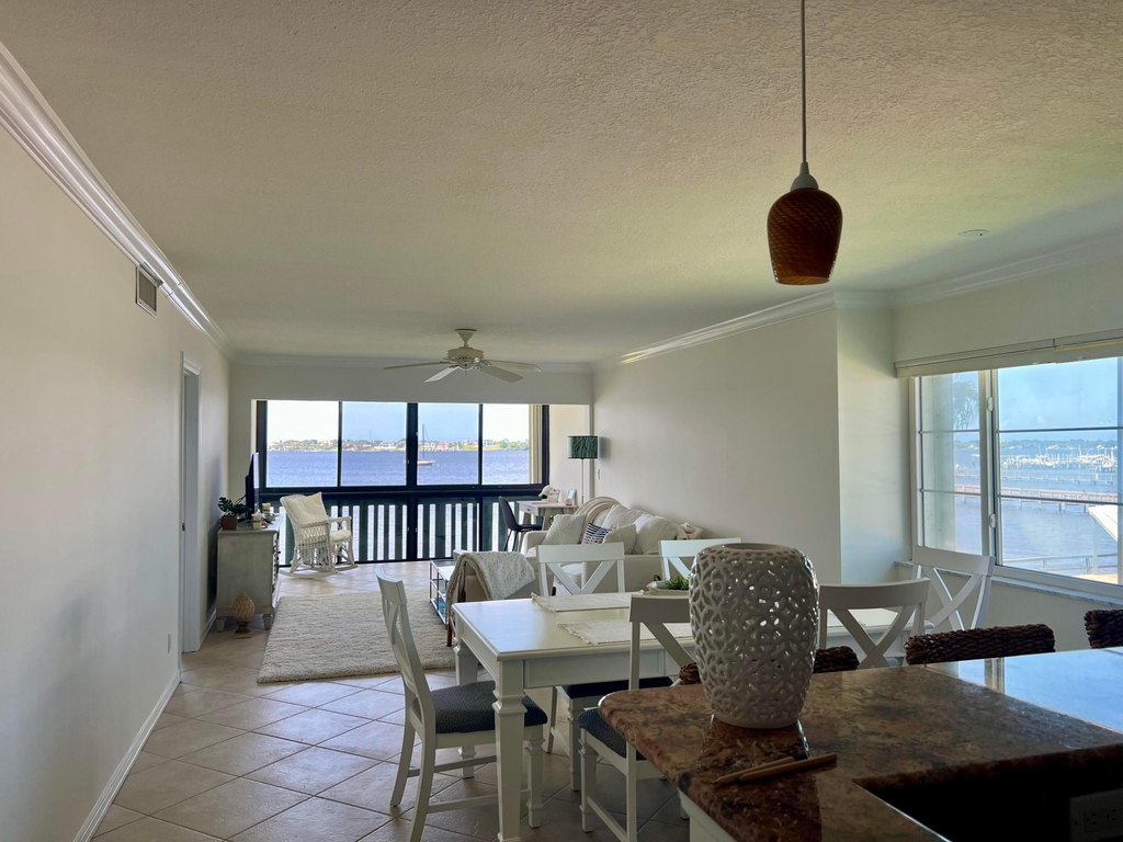 175 Se Saint Lucie Boulevard - Photo 2