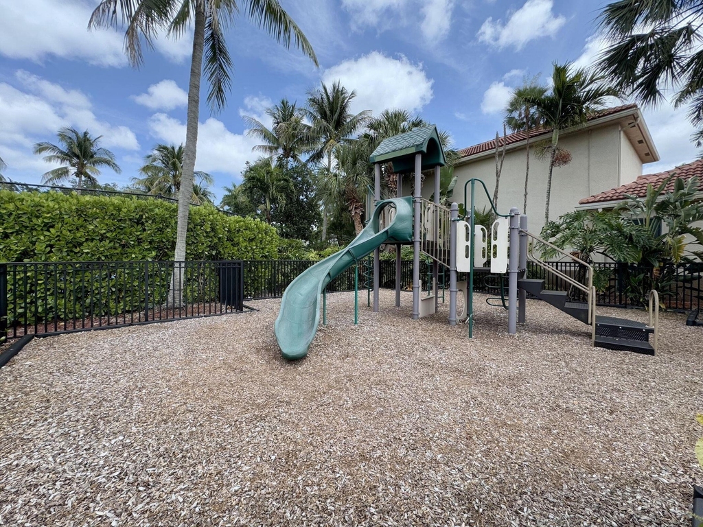 15135 Michelangelo Boulevard - Photo 14