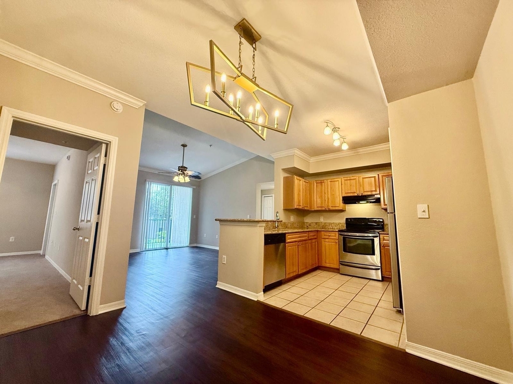 15145 Michelangelo Boulevard - Photo 2