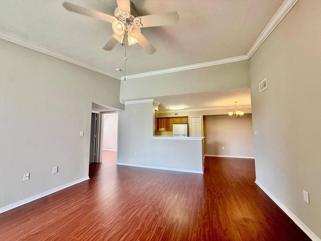 15155 Michelangelo Boulevard - Photo 2