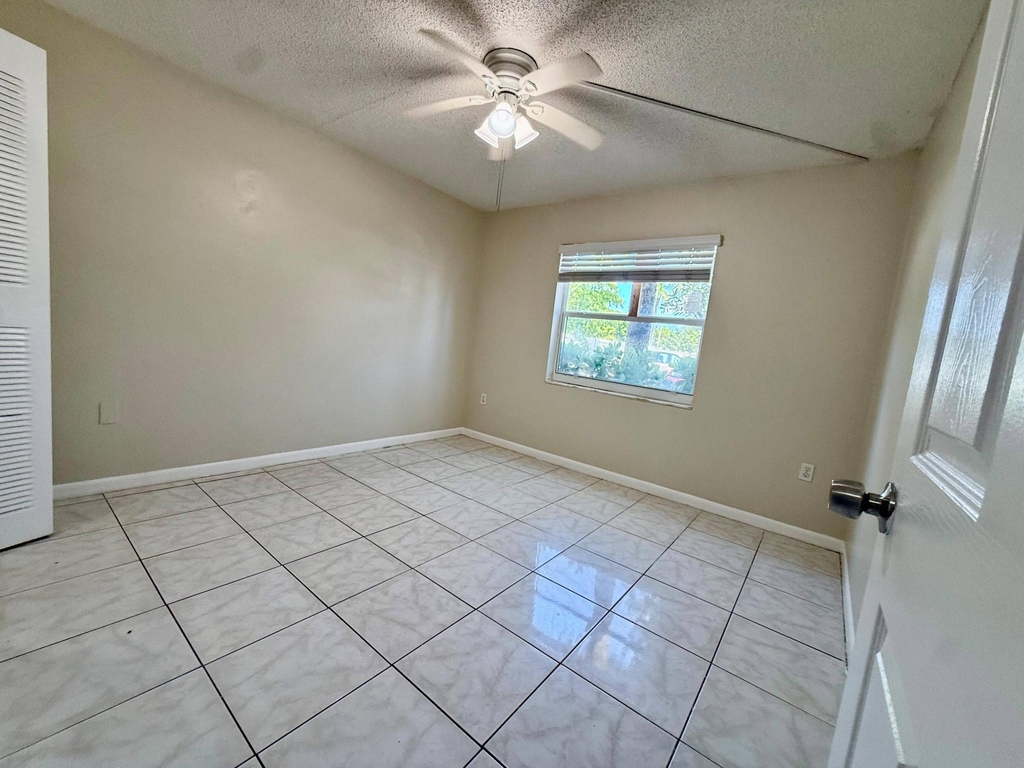 700 Sw 81st Avenue - Photo 10