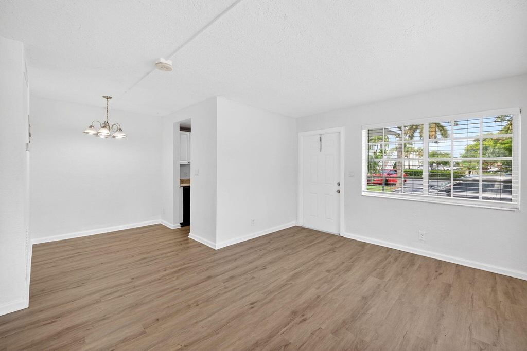 3201 Ne 7th Avenue - Photo 2