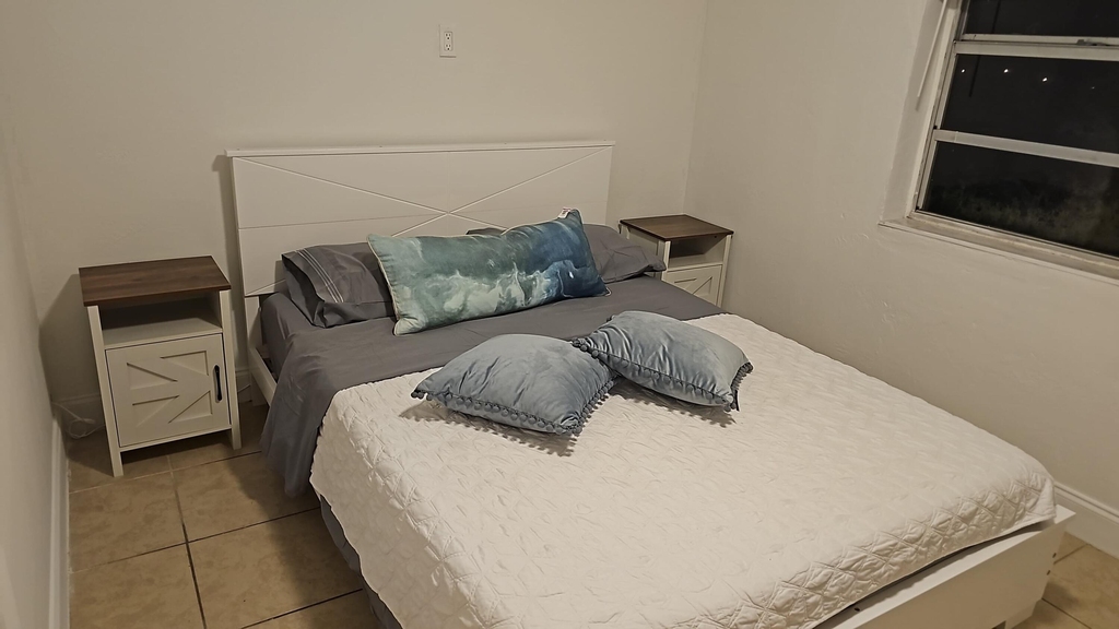1639 Hayes Street - Photo 3