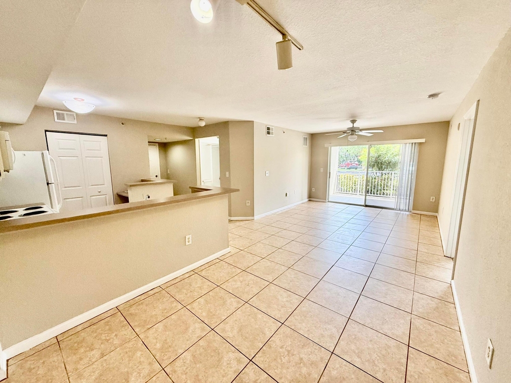 181 Sw Palm Drive - Photo 3