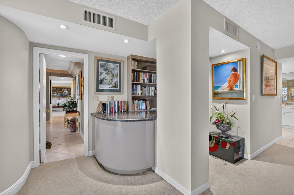 1021 Hillsboro Mile - Photo 27