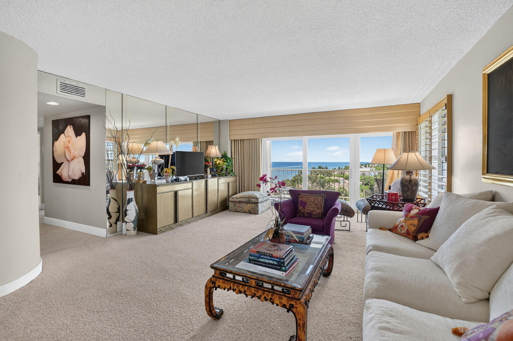 1021 Hillsboro Mile - Photo 17