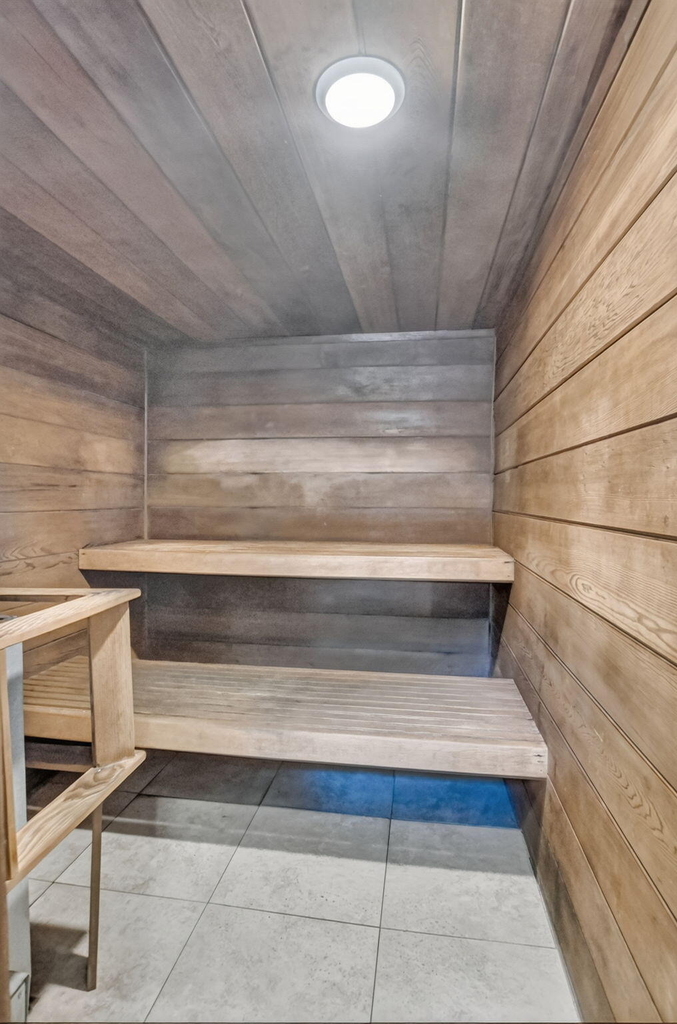 1021 Hillsboro Mile - Photo 59