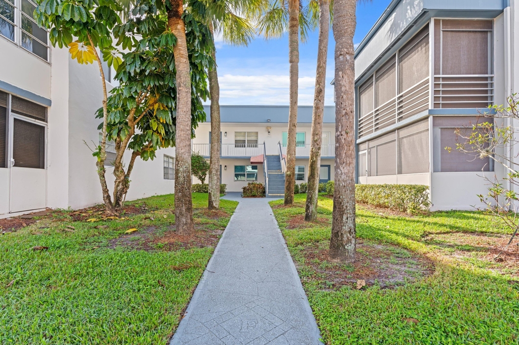246 Normandy Lane - Photo 1