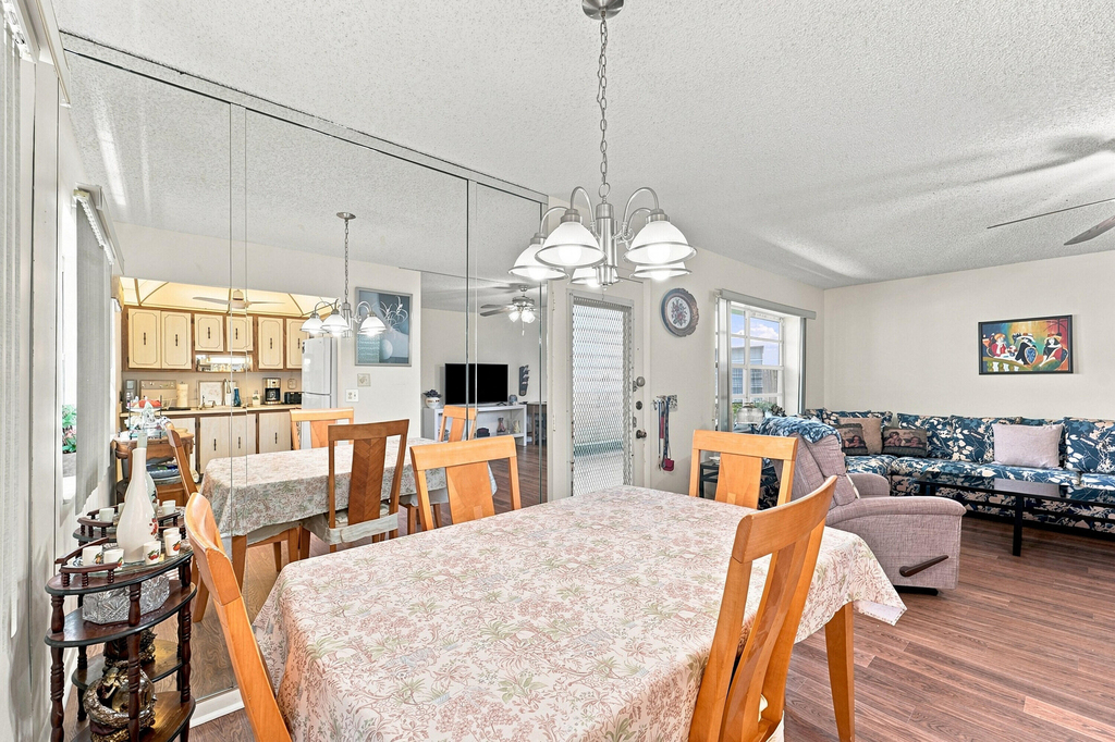 246 Normandy Lane - Photo 5