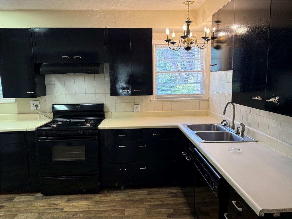 4042 Benbrook Street - Photo 0