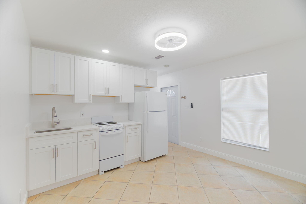 2831 N Seacrest Boulevard - Photo 33