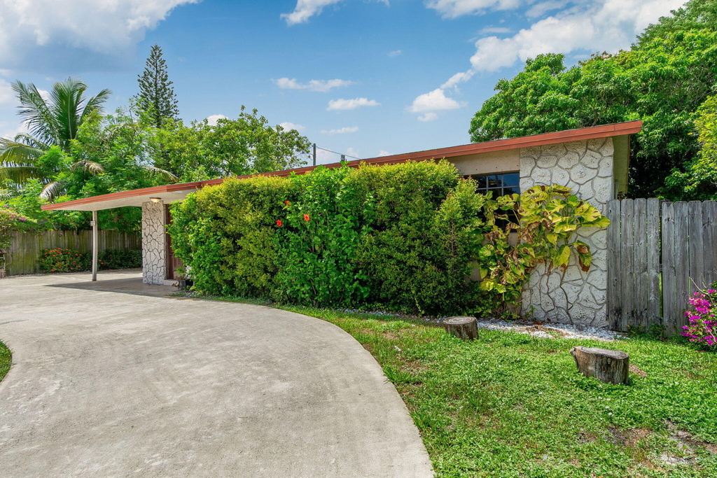 2831 N Seacrest Boulevard - Photo 7