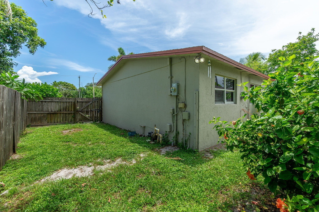 2831 N Seacrest Boulevard - Photo 29