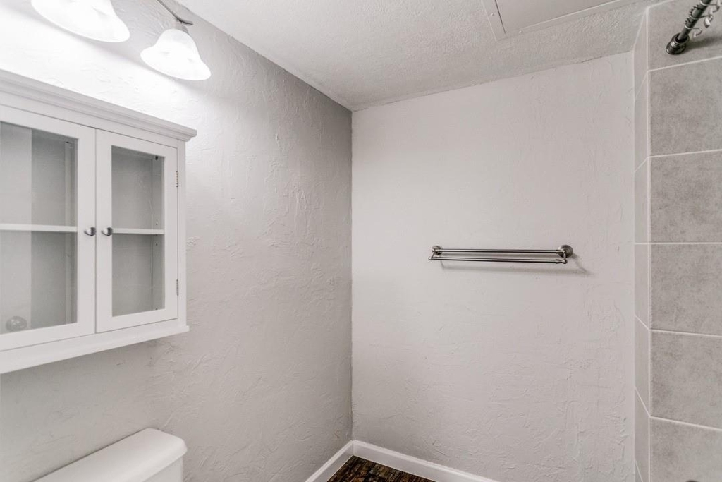 18240 Midway Road - Photo 24