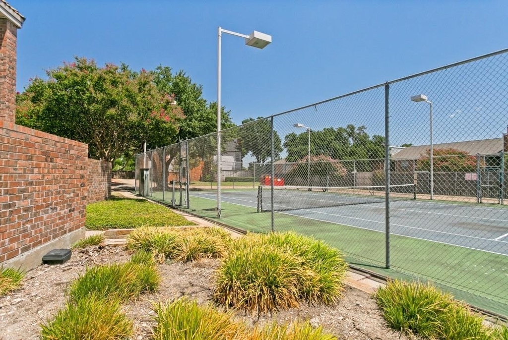 18240 Midway Road - Photo 27