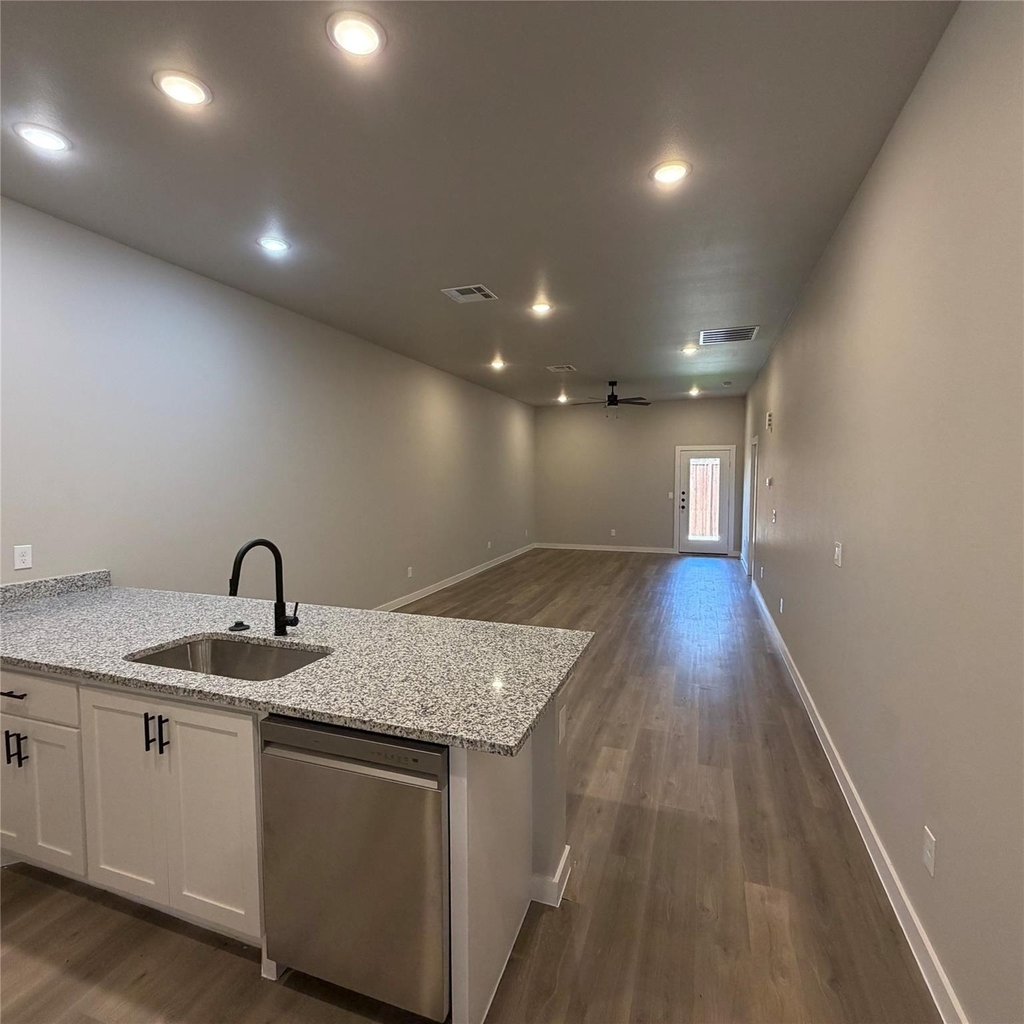 518 Colorado Street - Photo 5