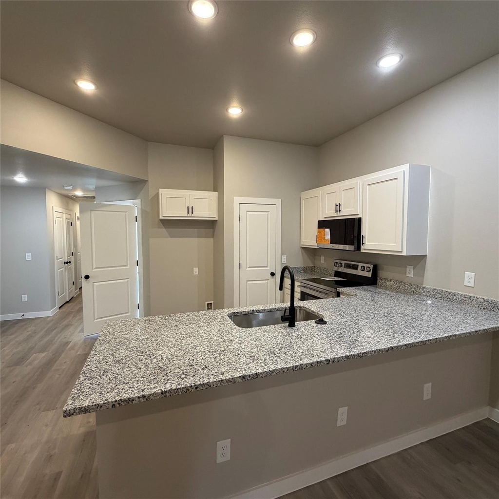 518 Colorado Street - Photo 4