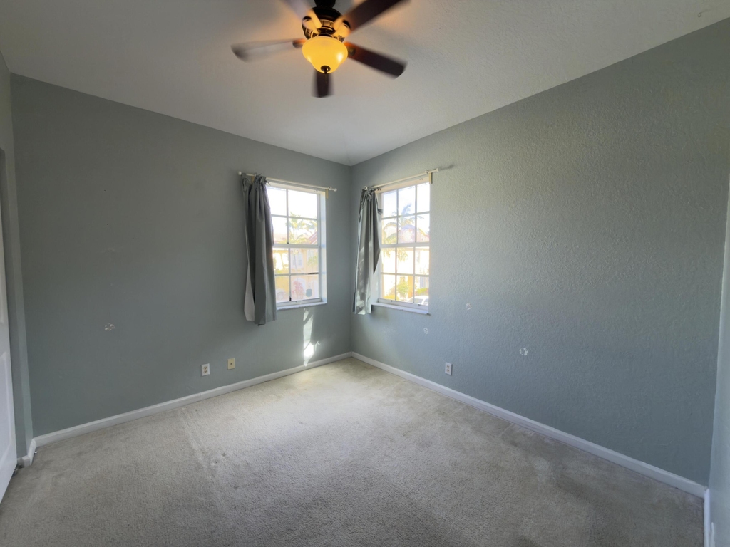 1712 Carvelle Drive - Photo 7