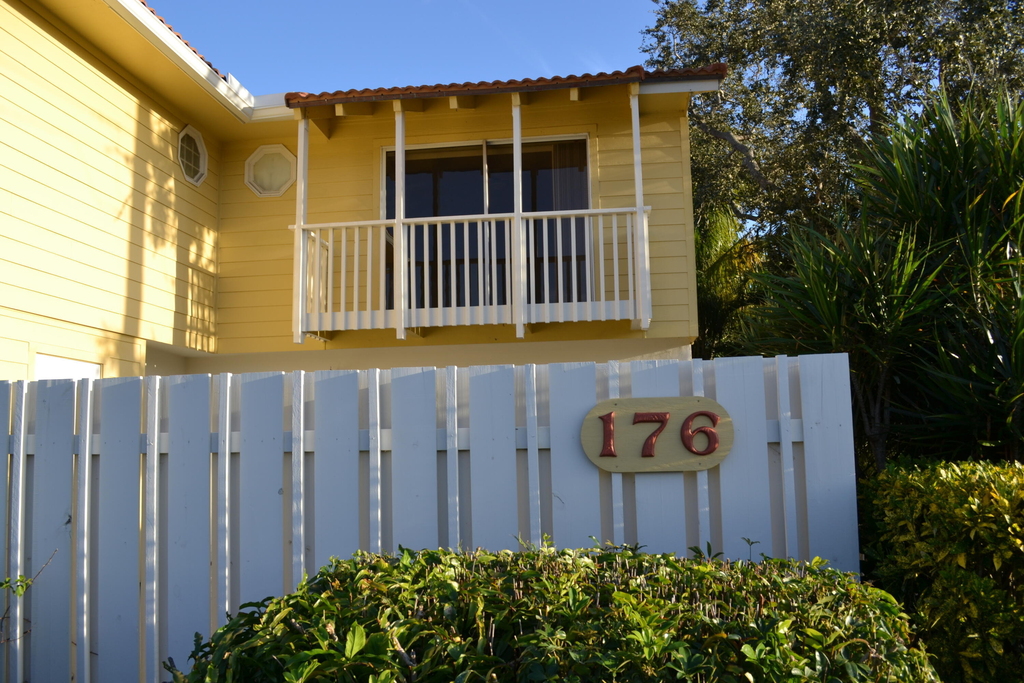 176 Seabreeze Circle - Photo 0