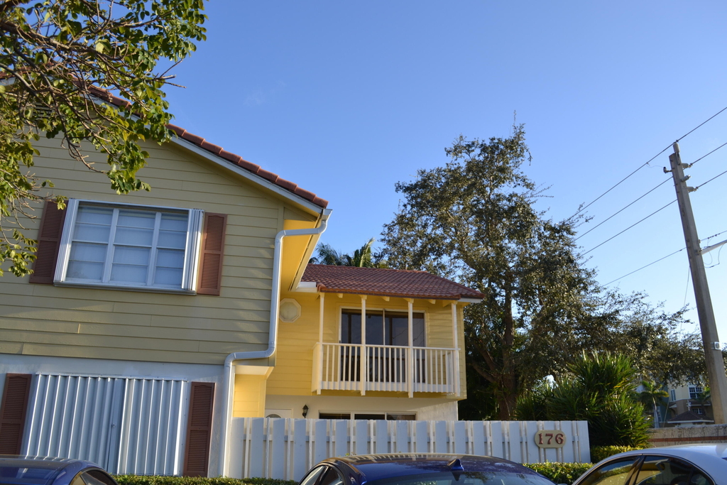 176 Seabreeze Circle - Photo 1