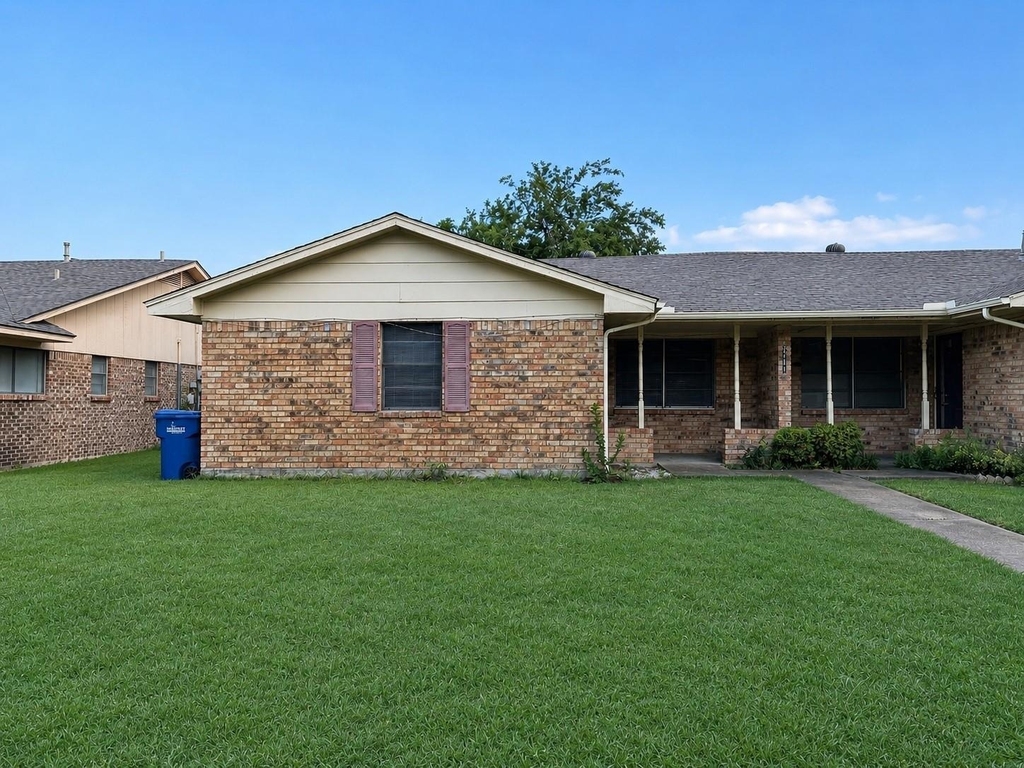 2111 Quail Run - Photo 0