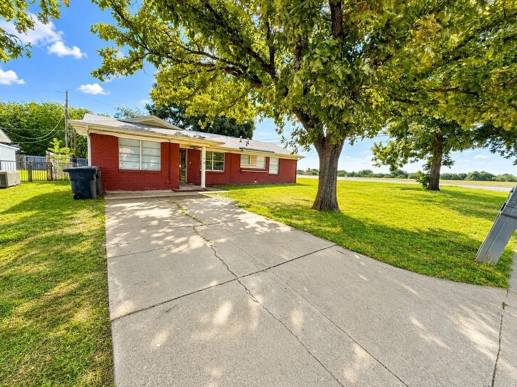 1902 Joslin Street - Photo 0