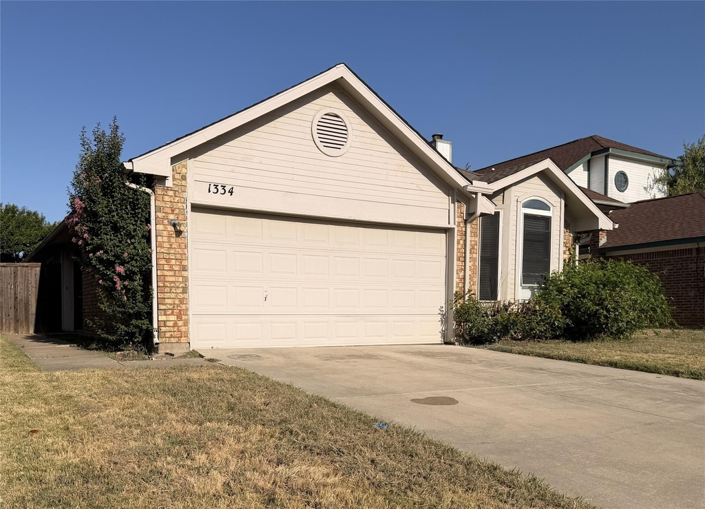 1334 Mimosa Lane - Photo 1