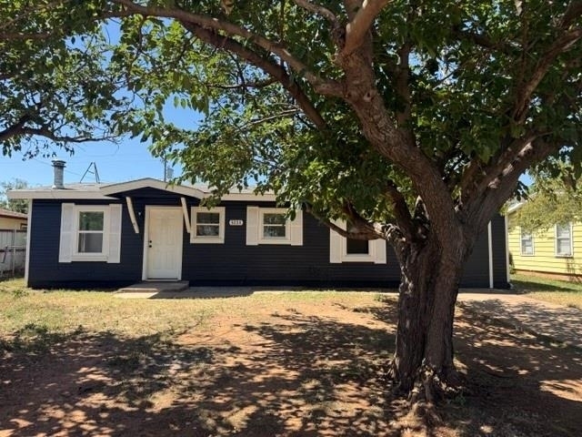 5225 Encino Road - Photo 0