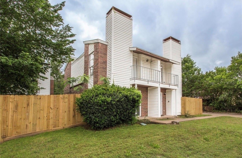 6828 Brentwood Stair Road - Photo 12