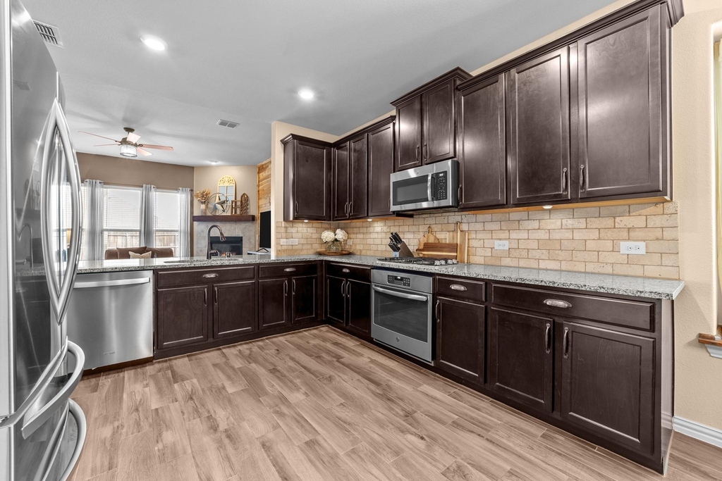 910 Black Hawk Drive - Photo 6