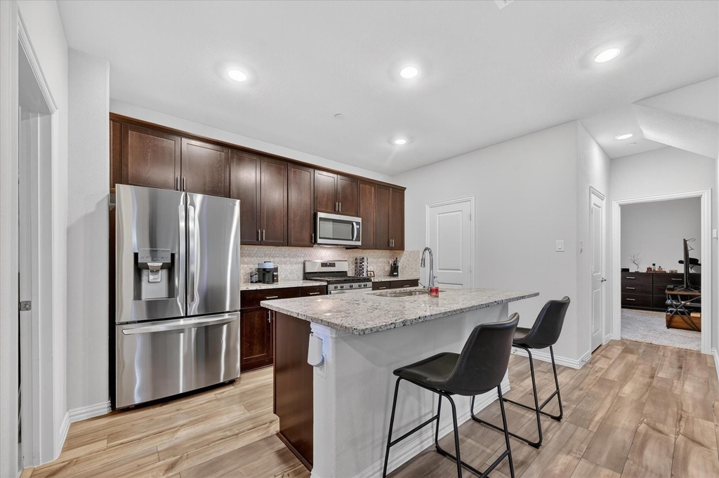 120 Monarch Way - Photo 8